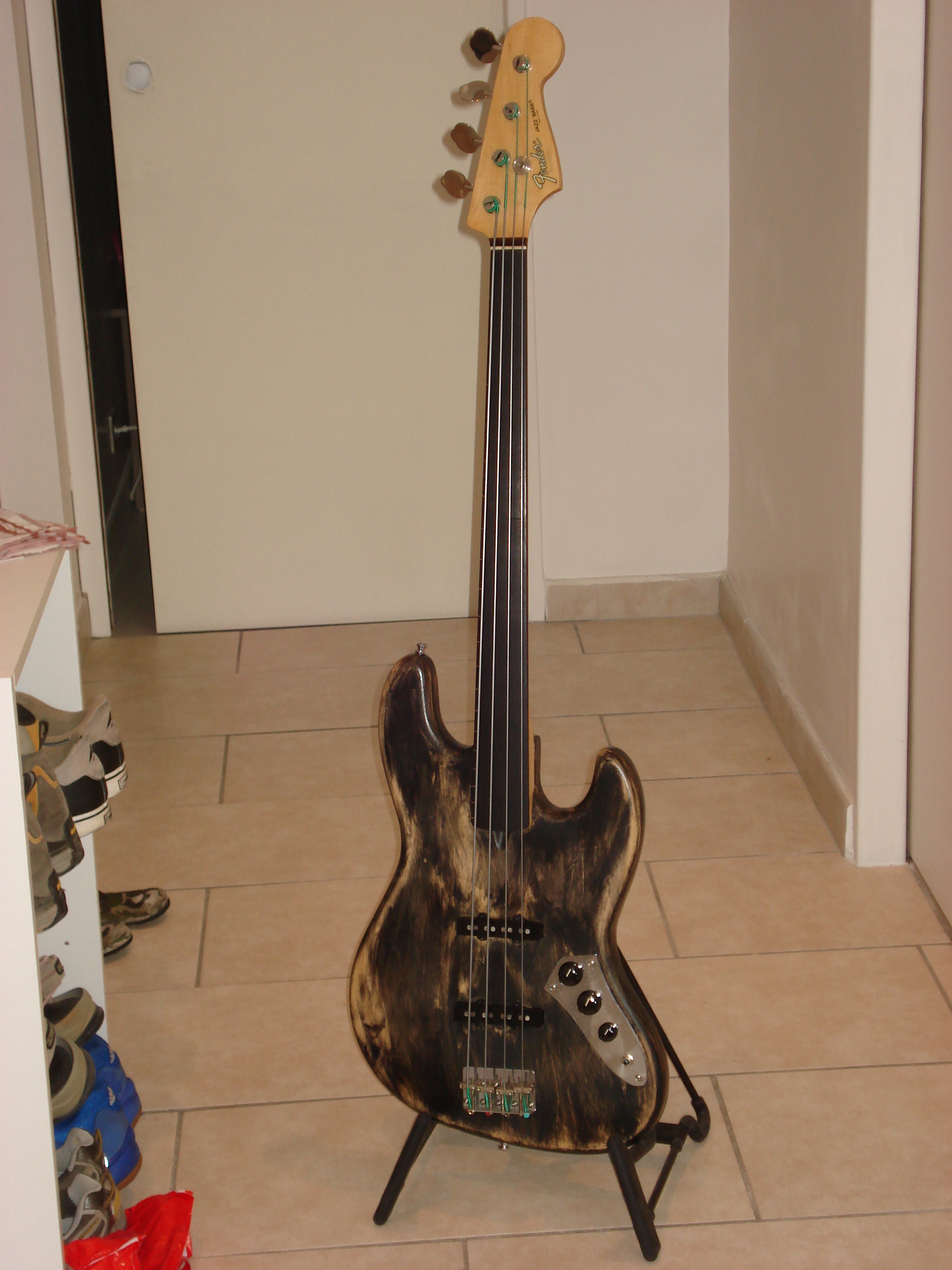 Fretless